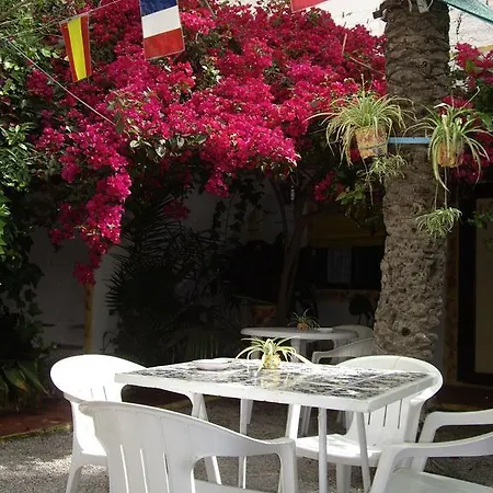 Guest house Versalles *